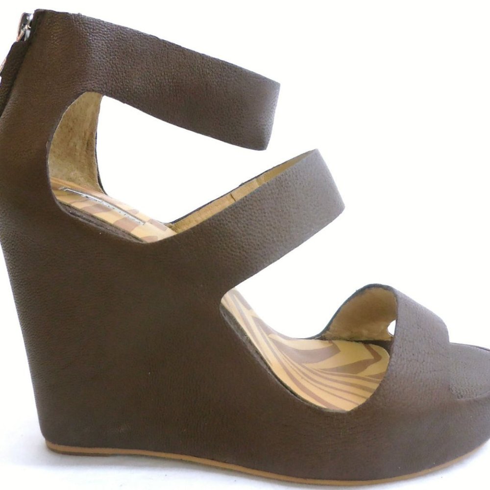 NIB Matiko London Light Brown Pebbled Leather Wedges 8